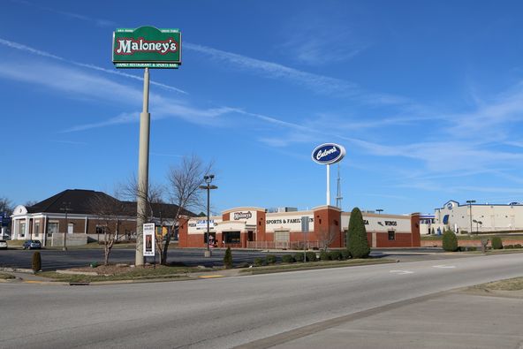 Fully Functional Stand Alone Restaurant - Prime Location: 3030 Highland Pointe Dr, Owensboro, KY 42303
